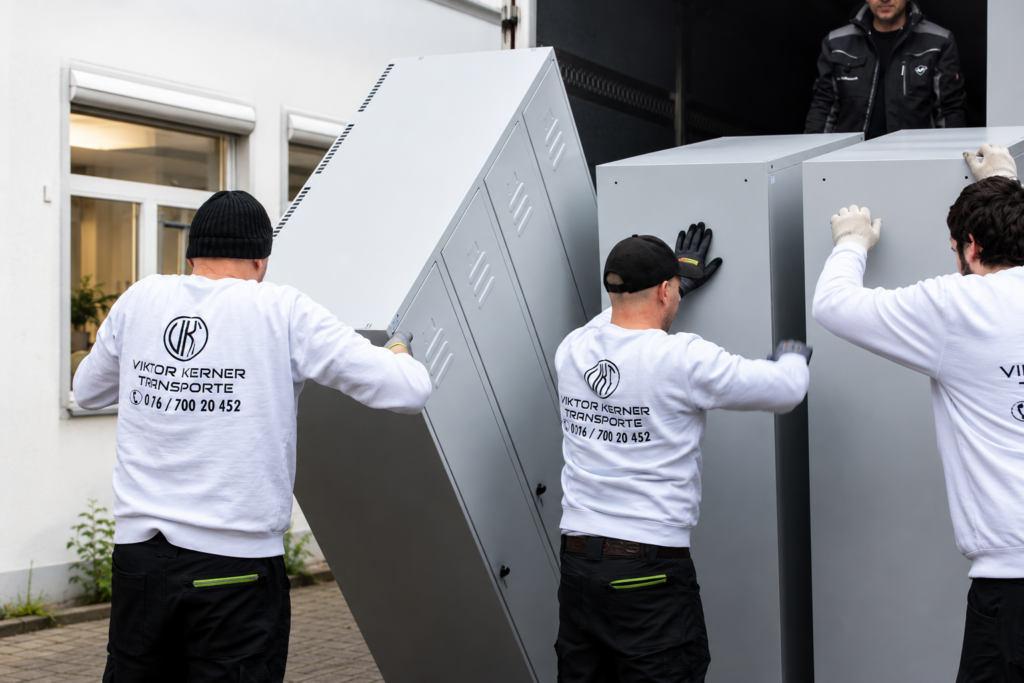 Unsere Leistungen ladenbau kerner transporte